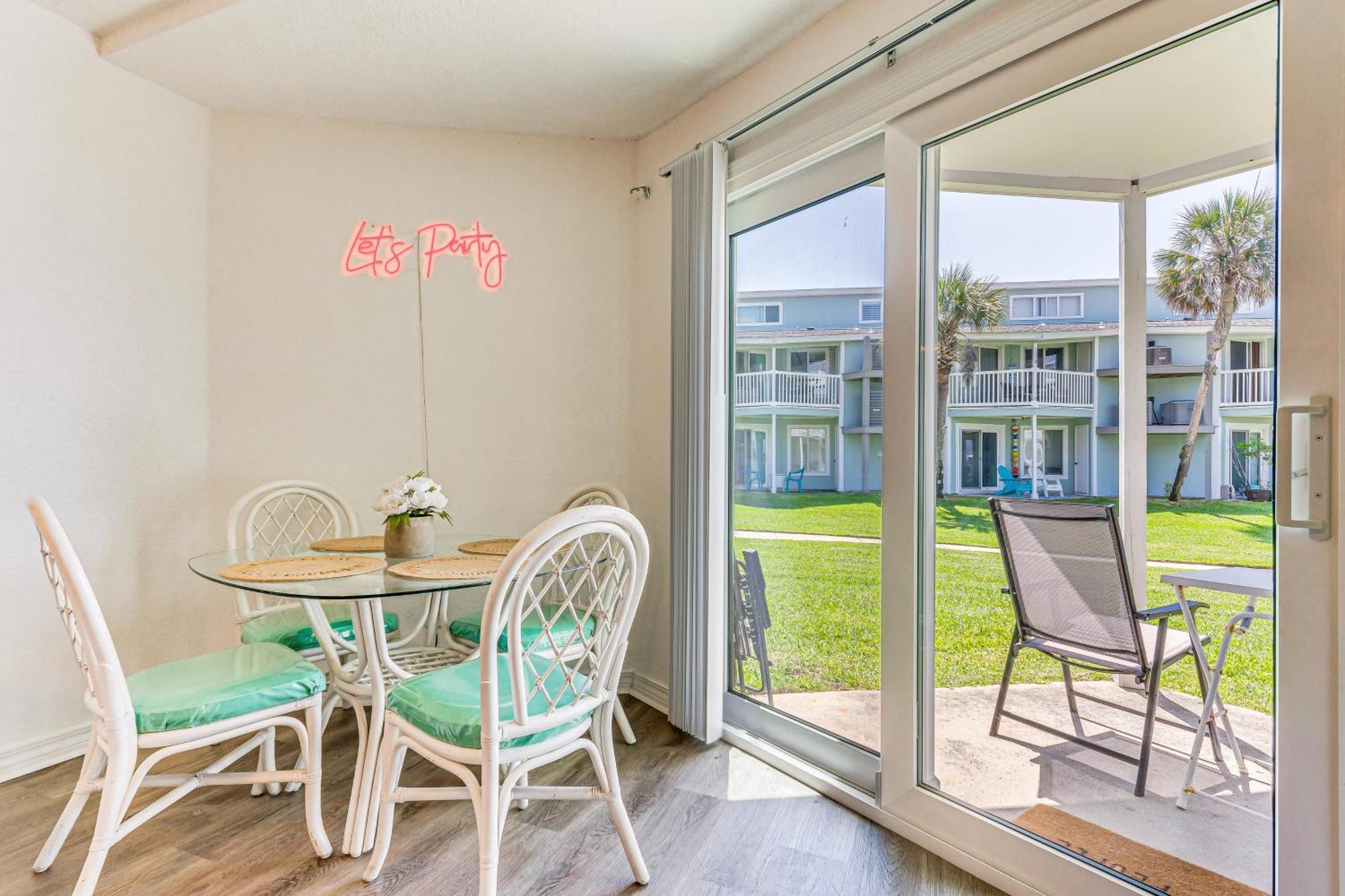 Eco-bungalow Pensacola Access! * Pensacola Beach